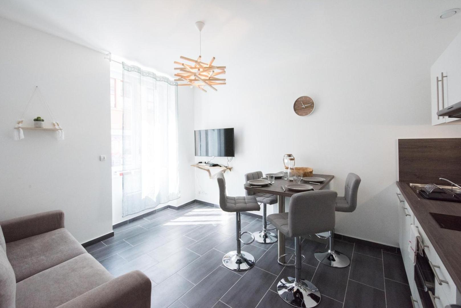 Le Hirvi - Cocon Zen Et Epure A 10Min Vieux Lyon Apartment Екстериор снимка