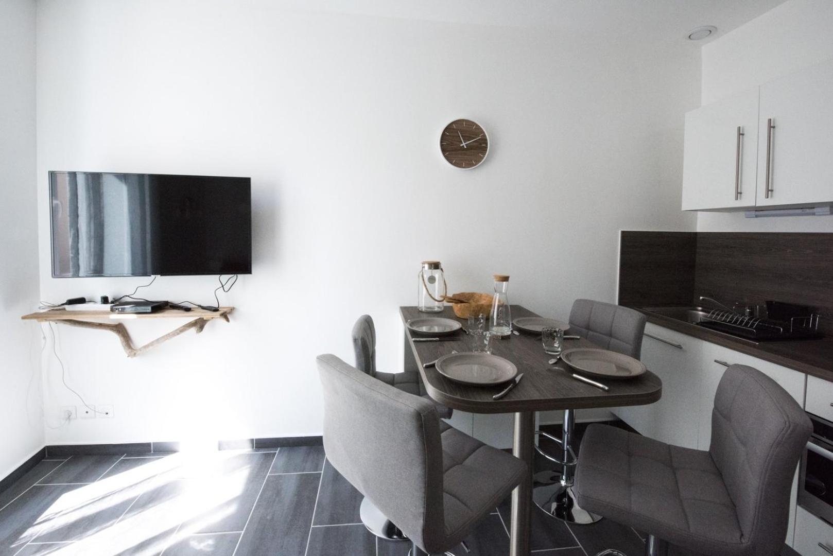 Le Hirvi - Cocon Zen Et Epure A 10Min Vieux Lyon Apartment Екстериор снимка
